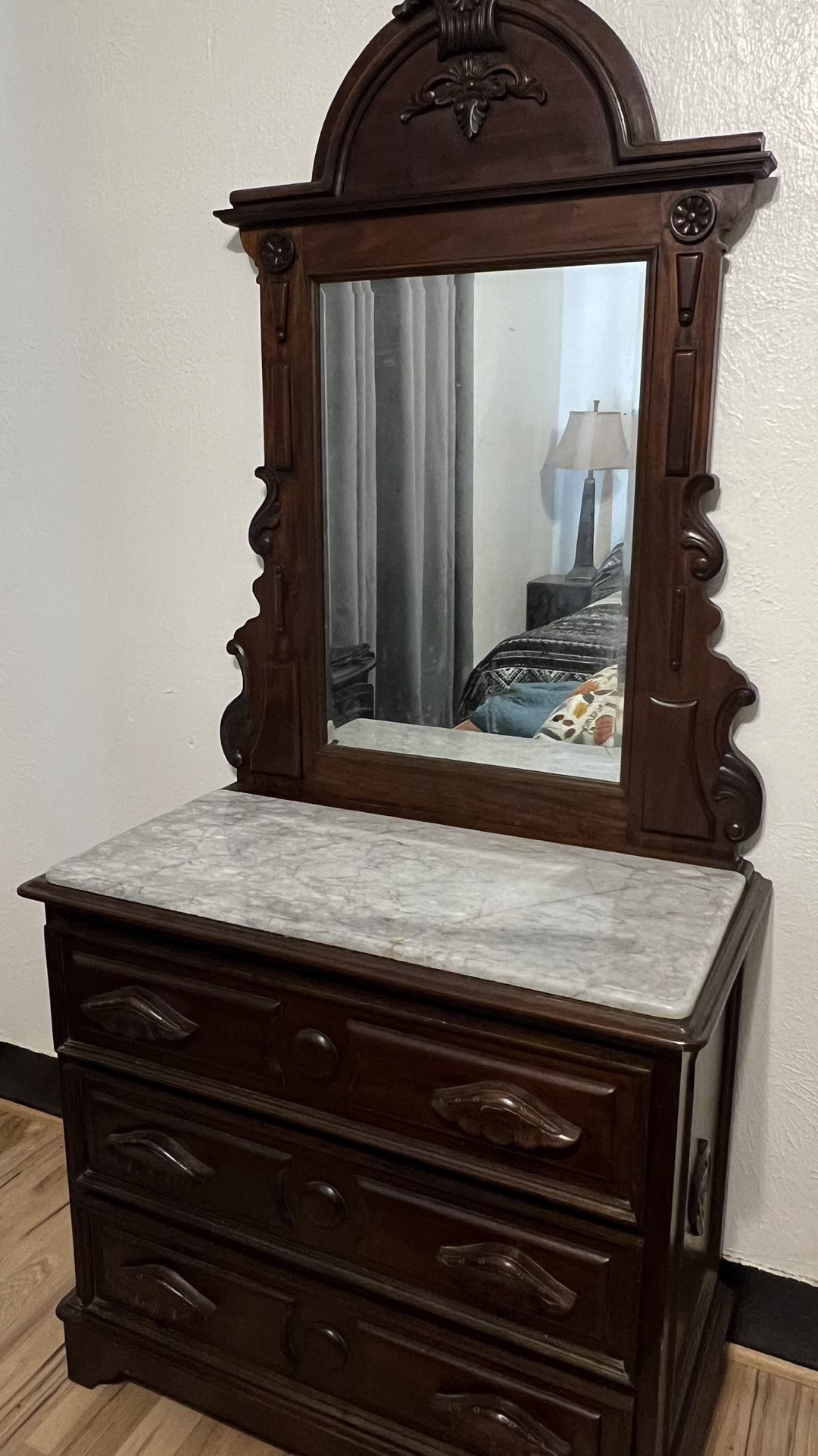 Antique Dresser Set With Mirror. 