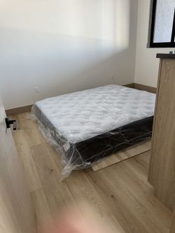šNever Used Mattress With Box Set | twin < Full < Queen < King Need To Go ASAP!