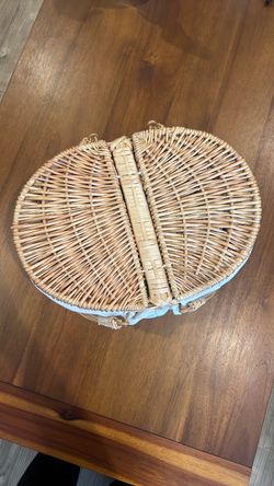 Gender Reveal Basket - girl