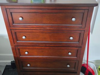 Solid Wood 4-Drawer Dresser / Chest of Drawers – Rich Cherry Finish