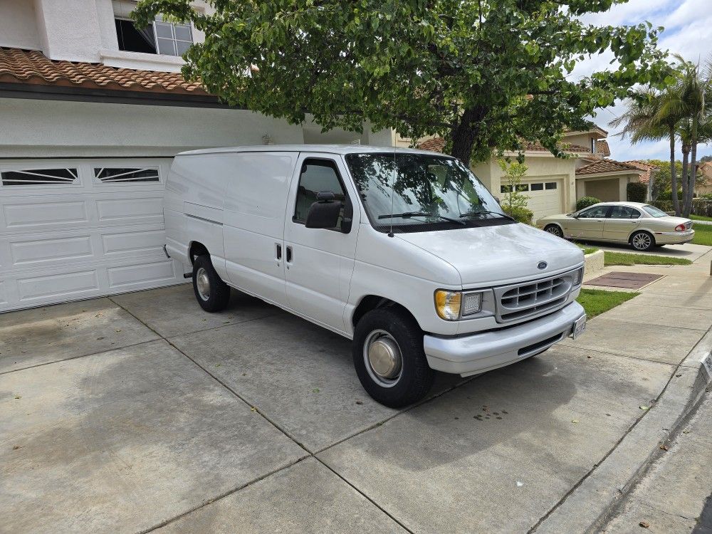 1999 Ford E-250