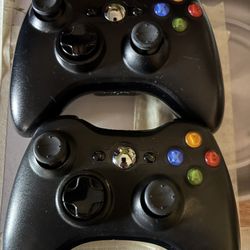  Xbox Controllers 