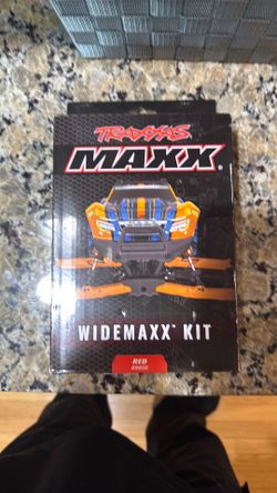 Traxxas Maxx wide maxx kit. (Red)