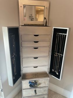 Free Standing Mirrored Jewelry Chest