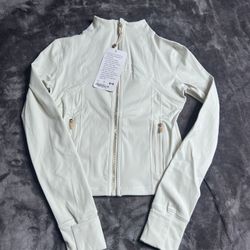 Lululemon White Activewear cropped Jacket Size 4