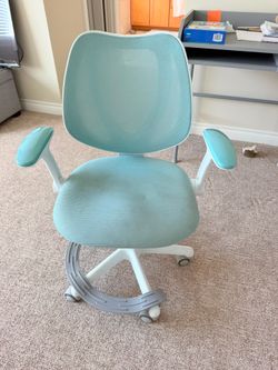 Free kids study chair