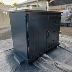 Single Basin Vanity Set with Cabinet and Engineered Stone Vanity Top