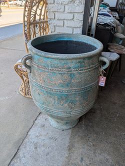 Oversized Handled Pot
