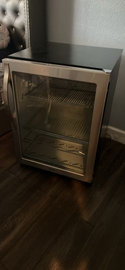 Viking beverage refrigerator