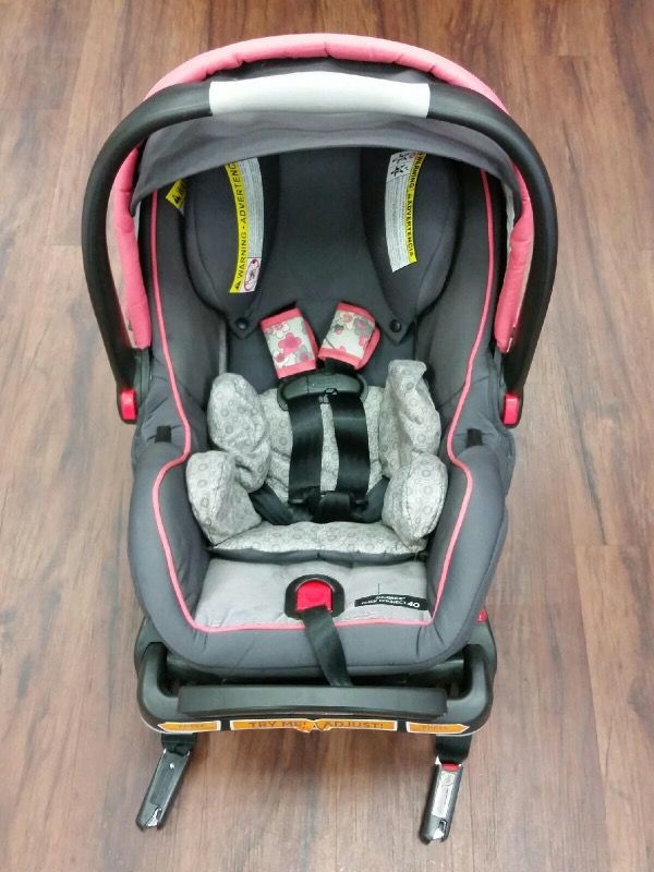Graco Snug Ride Click Connect 40 car seat (pricier model that