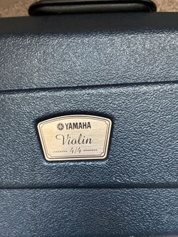 Yamaha V5 4/4 Full Size Violin Outfit – Hard Case & Bow Included