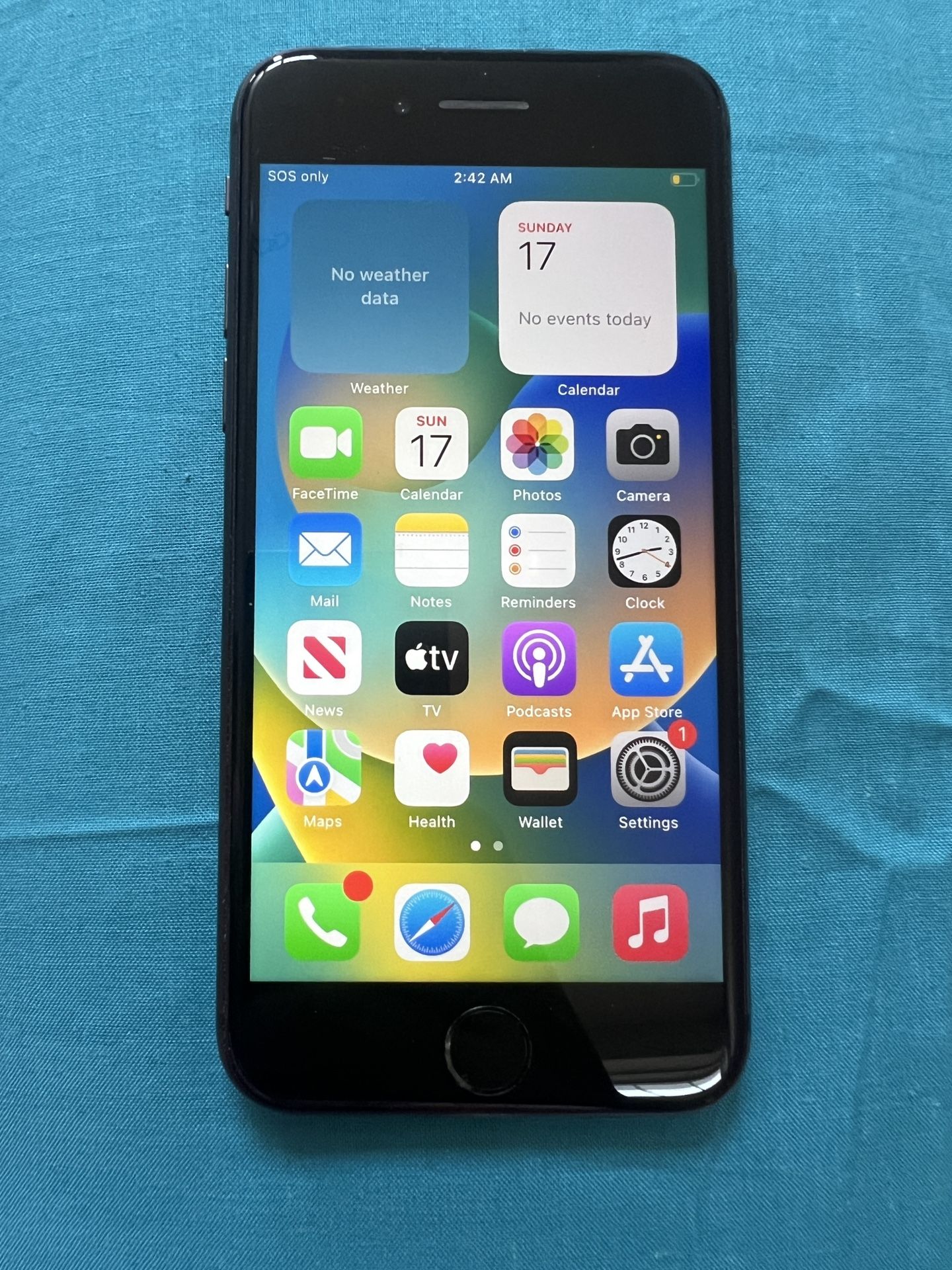 iPhone 8 , 265 GB , Gray , Lock AT&T , Battery 73%