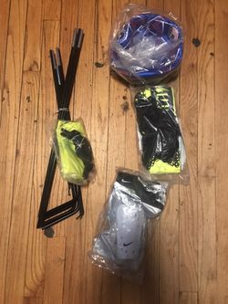4 x 3 BlackHawk Portable Soccer Net + Brand New soccer ball and Shin Guards