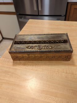 Regency Kleenex holder