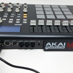 AKAI  MPD32  USB  MIDI  PAD  CONTROLLER