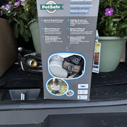 Pet safe  Deluxe In-Ground Cat FenceT™System