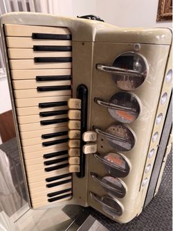 Scandalli Accordion