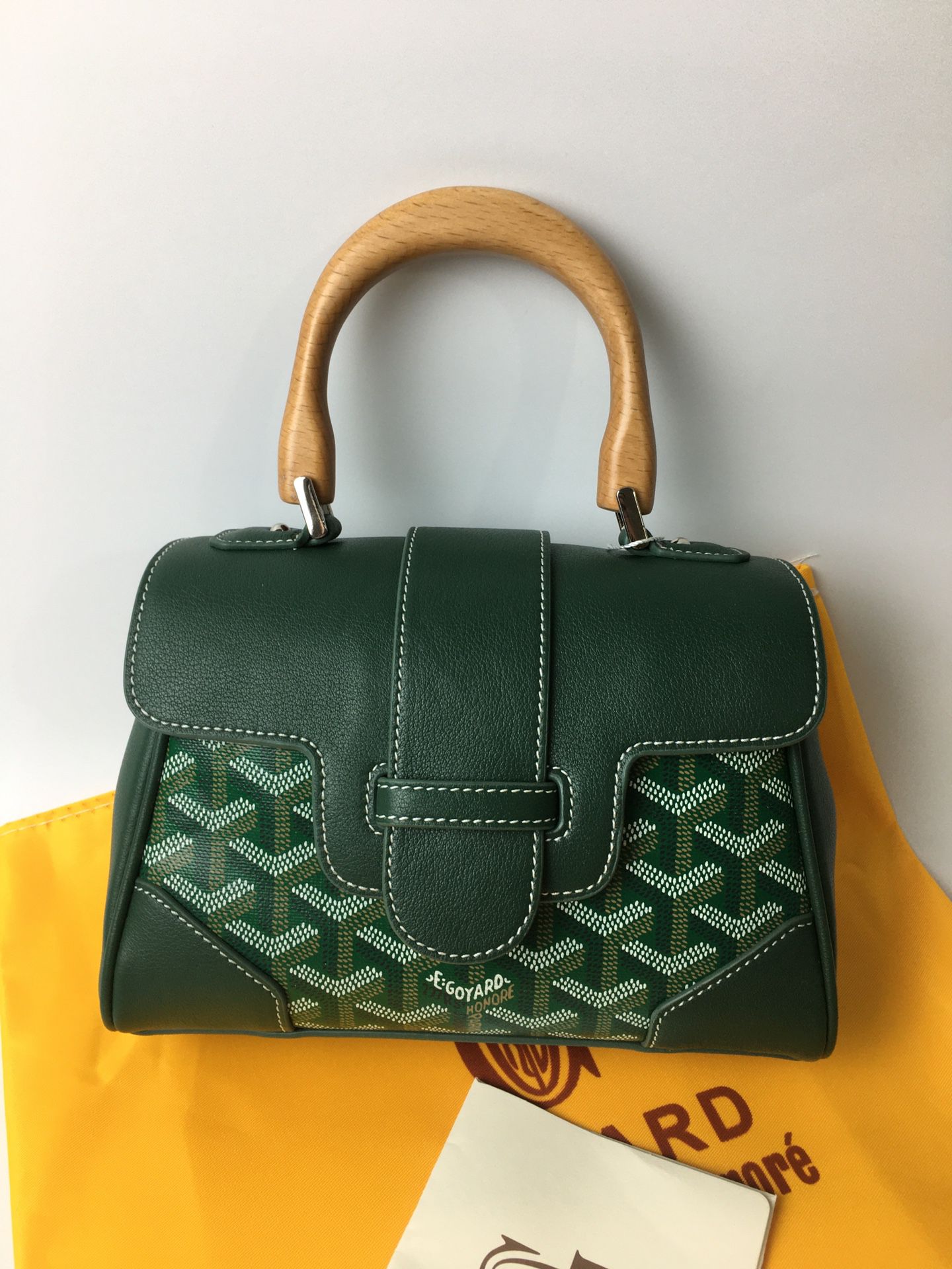 Authentic Goyard Green Canvas Horizontal Square Square Bag for Women for  Sale in Elgin, IL - OfferUp