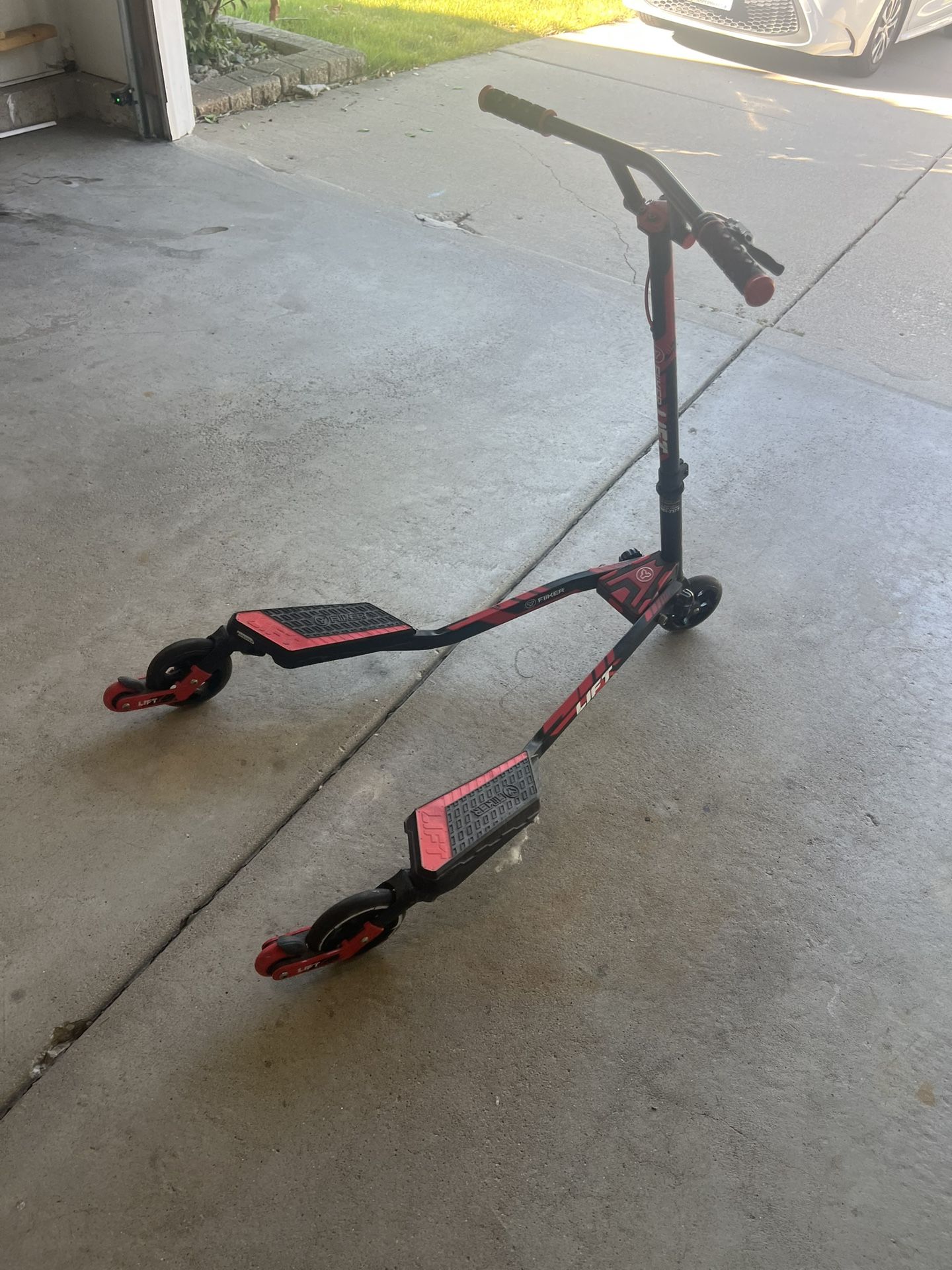 Fliker Drift Scooter, 3-Wheels Wiggle, Foldable, Suitable for Kids and Adults