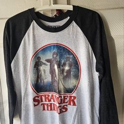 NEW  W/ TAGS  STRANGER THINGS  NETFLIX OFFICIAL MERCH 3/4 LO G SLEEVE BASEBALL- TEE UNISEX YOUTH MED  SIZE  