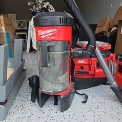 Milwaukee M18 Vac 