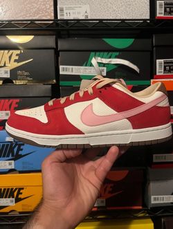 Nike Dunk Low Bacon Size 11M 12.5W