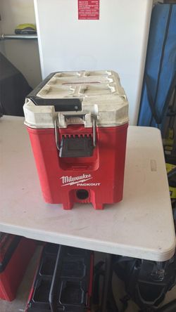 Milwaukee pack out 16qt cooler