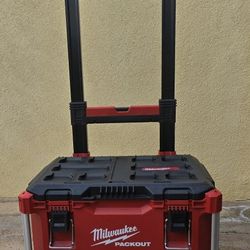 Milwaukee PackOut tool box 48-22-8426