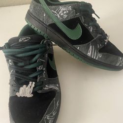 Nike SB Dunk Low Pro x There Anthracite and Gorge Green