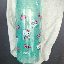 Nwt ZAK 32oz hello Kitty Water BOTTLE
