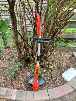 Black & Decker Electric Trimmer NO Bumping 14” Cut