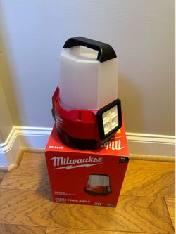 Milwaukee M18 RADIUS Compact Site Light with Flood Mode (Bare Tool) -NEW-