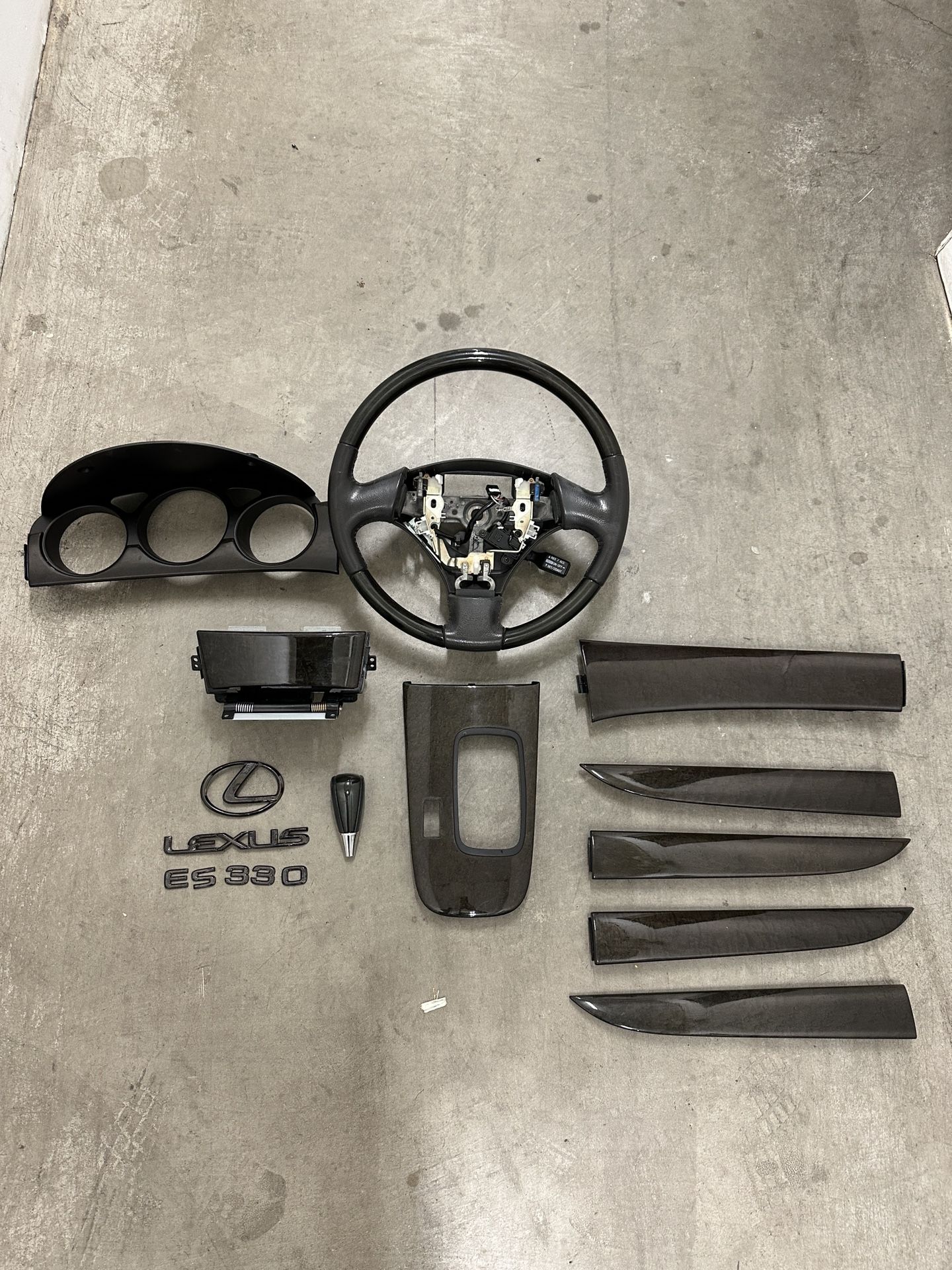 Lexus ES330 Sport Design Blackwood Trim & Badges