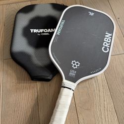 Carbon TruFoam Pickleball Paddle with case in great shape!  