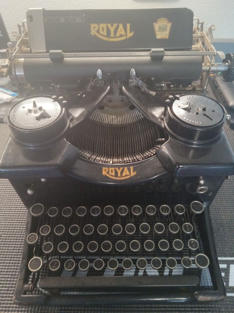 Antique Royal Typwriter - MAKE OFFER