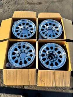 Brand New Method MR315 Machined 17” Off-Road Wheels for Ford F250 and F350 17x8.5 0 Offset