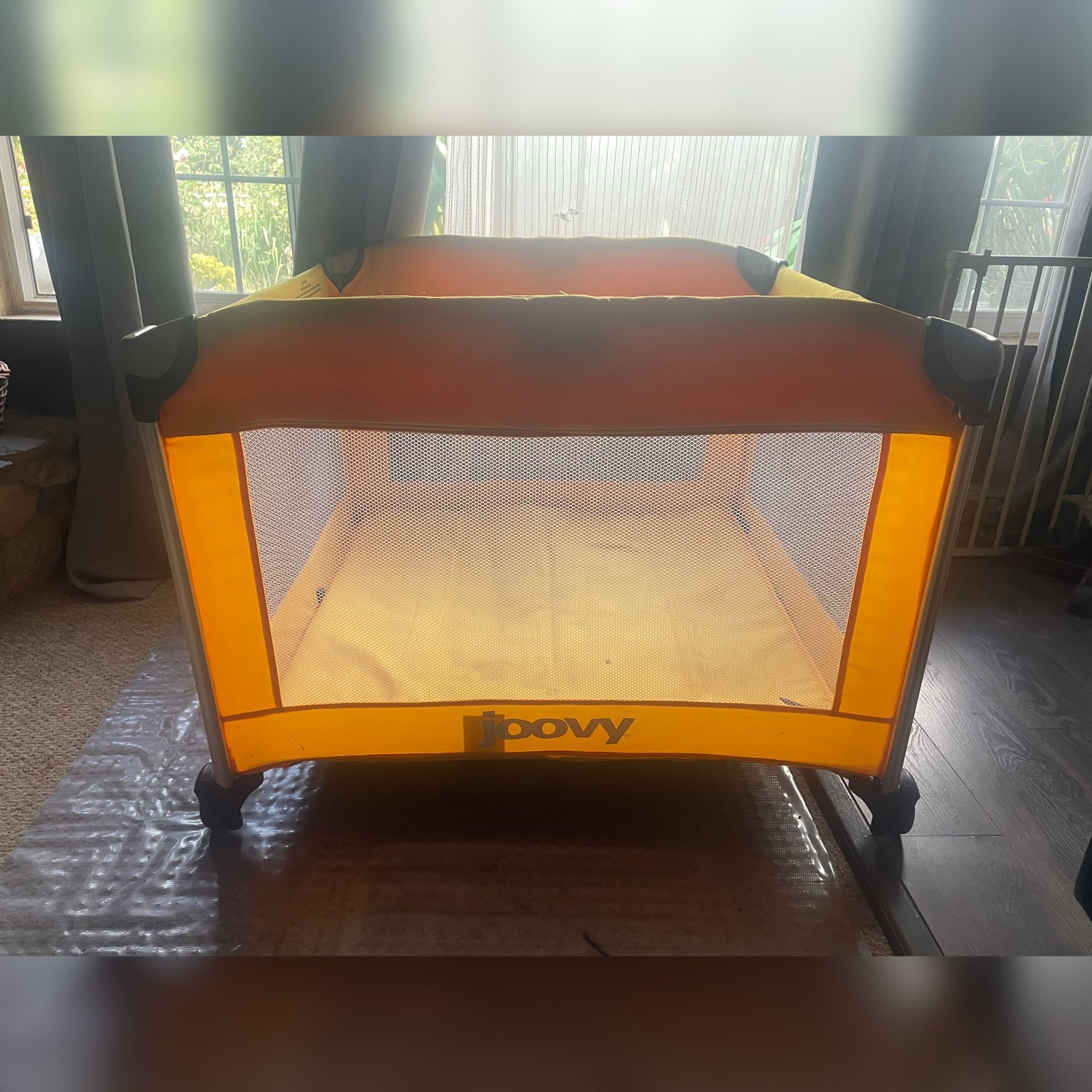JOOVY ROOM 2 PORTABLE PLAYPEN
