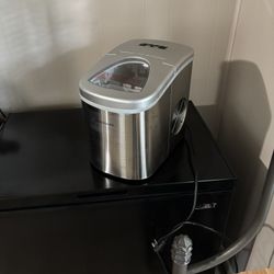 Countertop Ice maker 