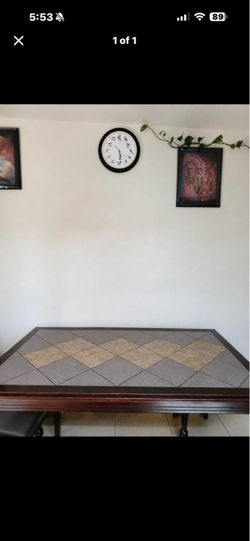 Table with 4 chairs