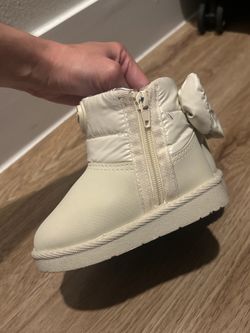 🎀 Girls' Bebe Puffer Boots (Off-White/Cream) - Super Cute & Cozy! 🎀