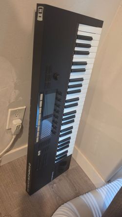 Komplete Kontrol s49 mk2