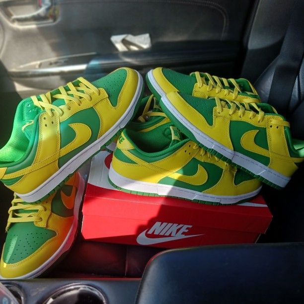 Nike Dunk Low...(Reverse Brazil)