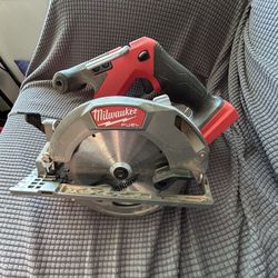 Milwaukee Fuel M18 Circular Saw