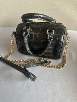 Olivia Miller Black crocodile textured handbag with gold chain strap #crocodile #luxury