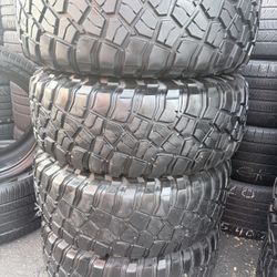 Set De Llantas Usadas En Muy Buanas Condiciones Marca Bfgoodrich 33x12.50 R15 LT Instalación Y Balanceo Por El Mismo Precio 