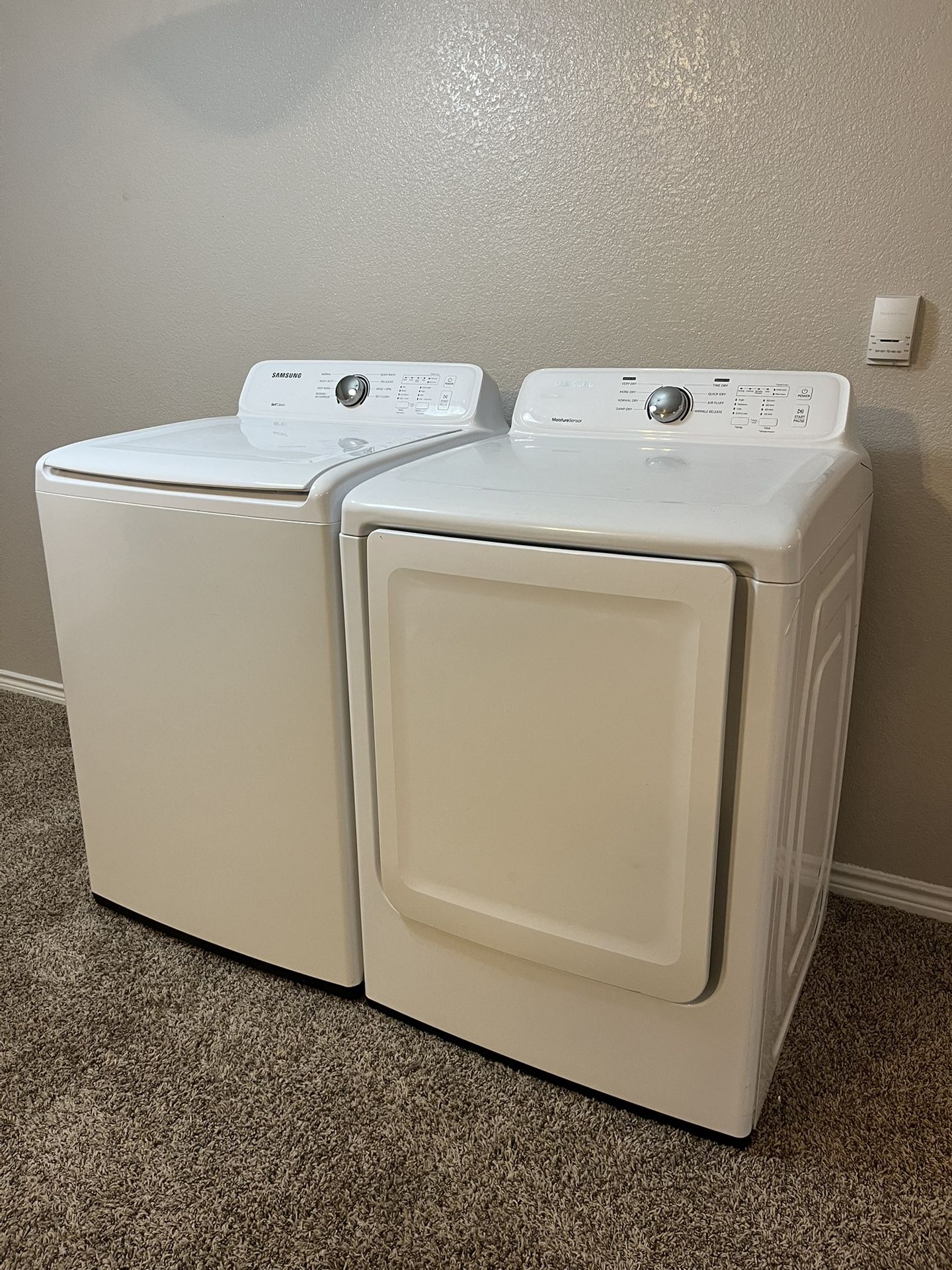 LIKE NEW SAMSUNG WASHER DRYER SET! 350$ AVAILABLE FOR PICKUP OR DELIVERY 🚚