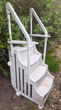 Pool Staircase / Steps / Ladder - Mighty Step.