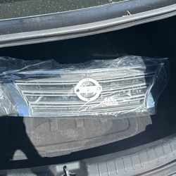 2013 Nissan Sentra Front Grill
