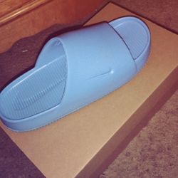 Size 10 Blue University Nike Calm Slides