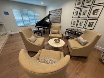 (4) Living Room chairs